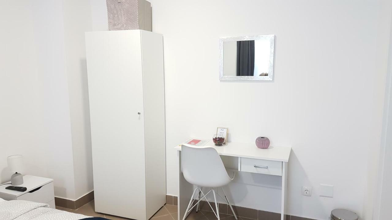 Marko Airport Rooms ヴェリカ・ゴリツァ エクステリア 写真