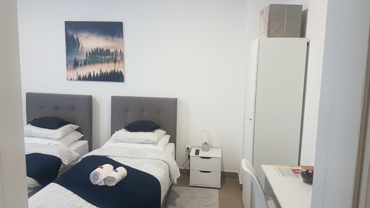 Marko Airport Rooms ヴェリカ・ゴリツァ エクステリア 写真