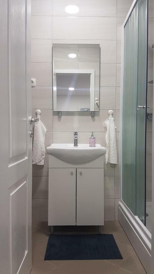 Marko Airport Rooms ヴェリカ・ゴリツァ エクステリア 写真