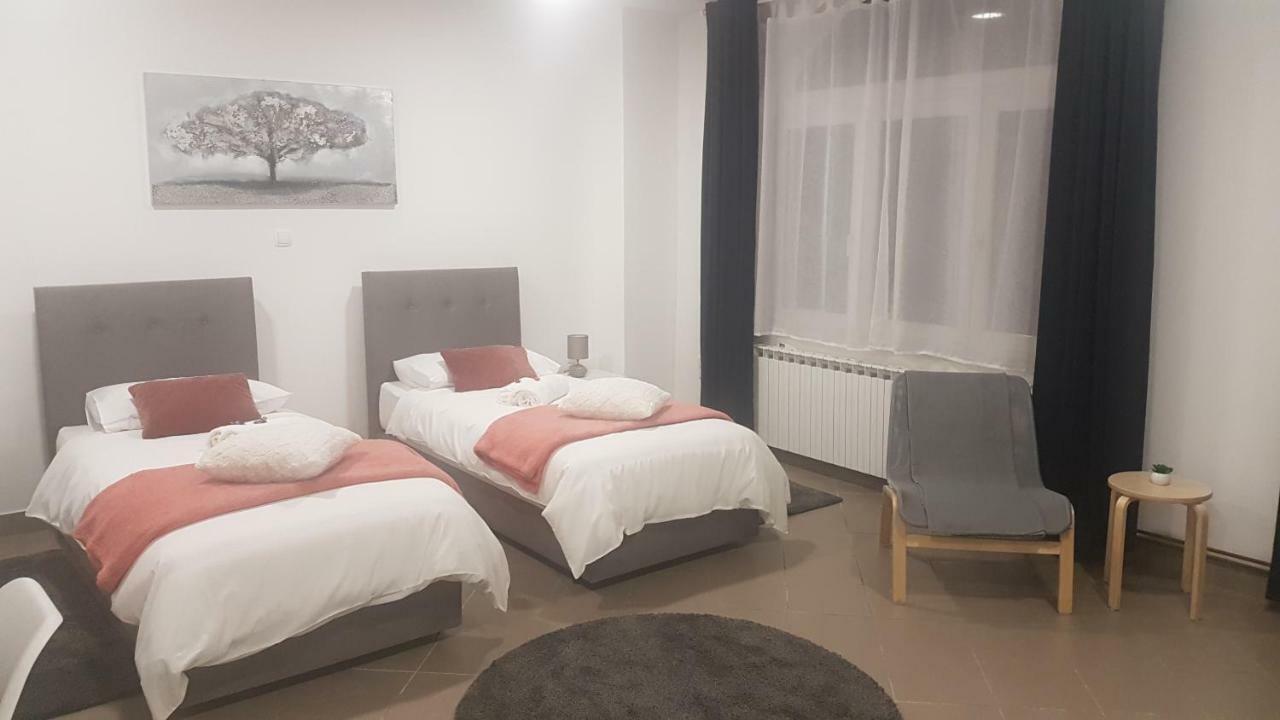 Marko Airport Rooms ヴェリカ・ゴリツァ エクステリア 写真